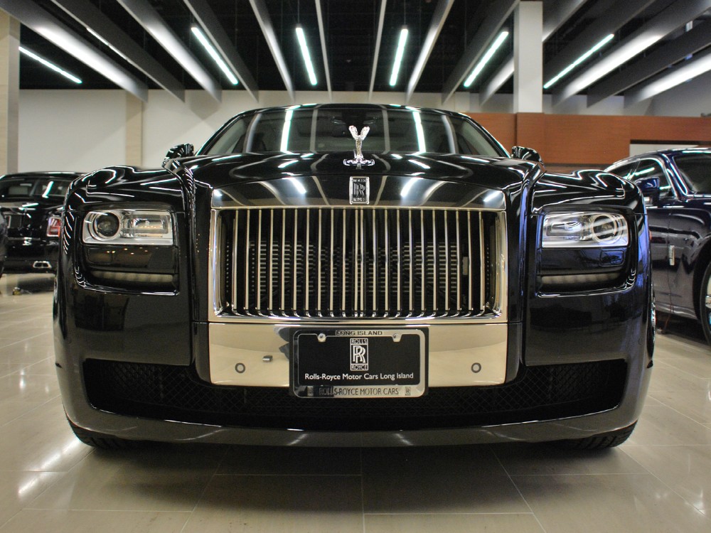 2013 Rolls Royce Ghost with crystal Spirit of Ecstasy sells for $430,000 -  Luxurylaunches